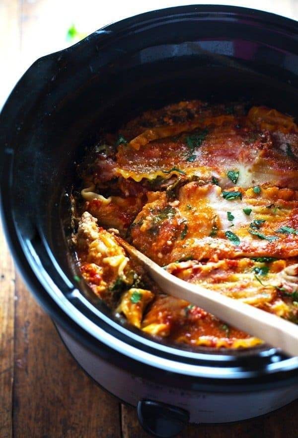 Super Easy Skinny Veggie Crockpot Lasagna - a handful of simple ingredients for a healthy family dinner. | https://belly-gone.fit
