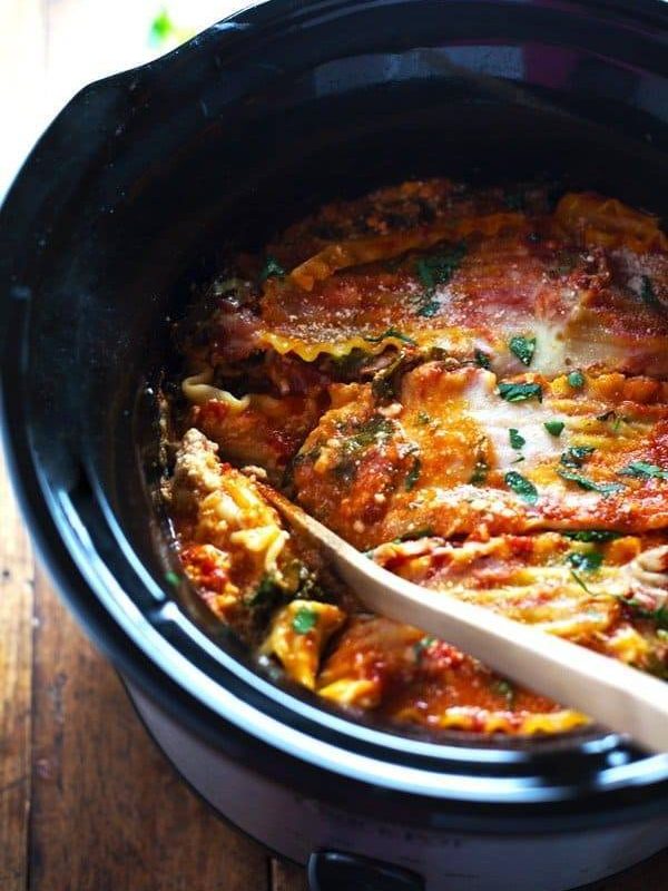 Super Easy Skinny Veggie Crockpot Lasagna - a handful of simple ingredients for a healthy family dinner. | https://belly-gone.fit